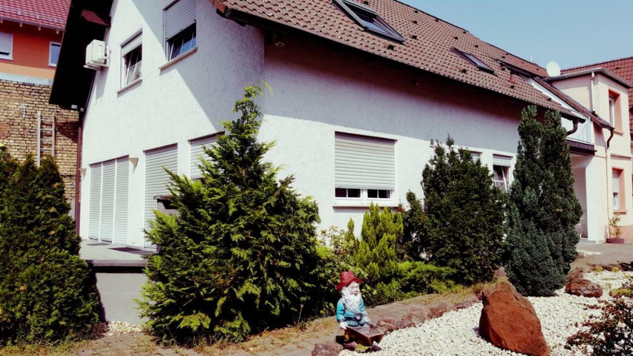 White House 'Privatzimmer' Mannheim Zewnętrze zdjęcie